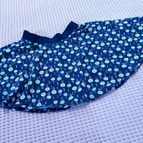 Girl's skirt - Picture 1 of 6